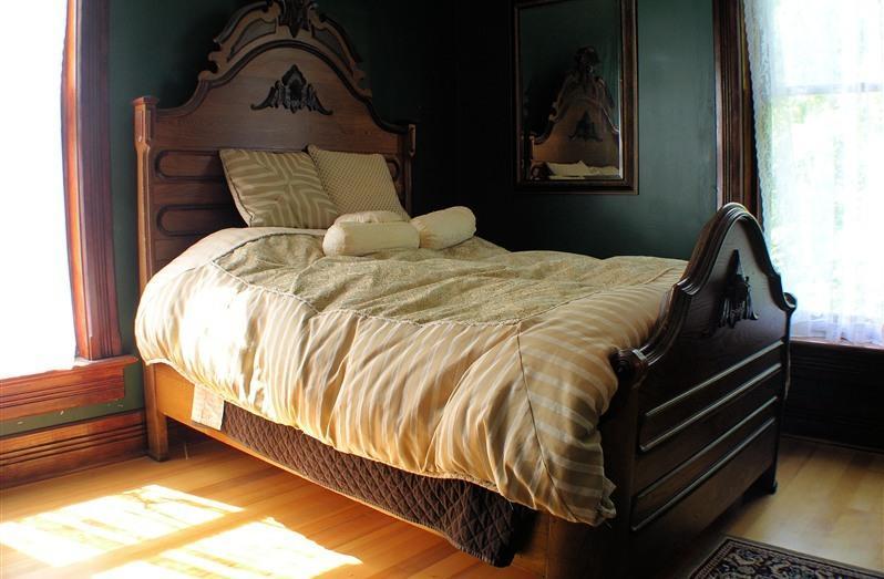 Whiskey Mansion Bed & Breakfast Saint Joseph Cameră foto