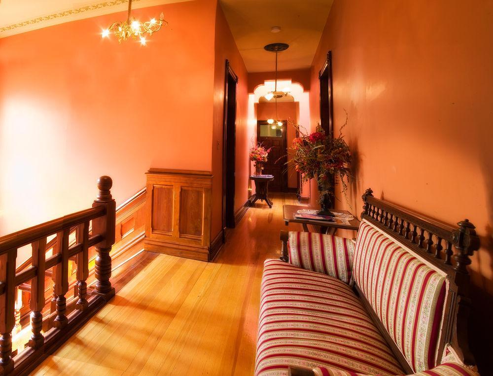 Whiskey Mansion Bed & Breakfast Saint Joseph Exterior foto