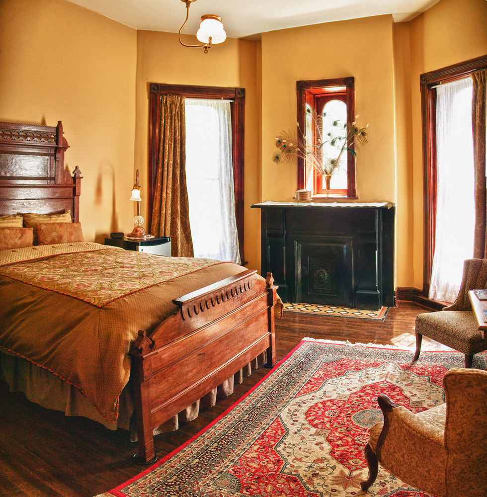 Whiskey Mansion Bed & Breakfast Saint Joseph Exterior foto